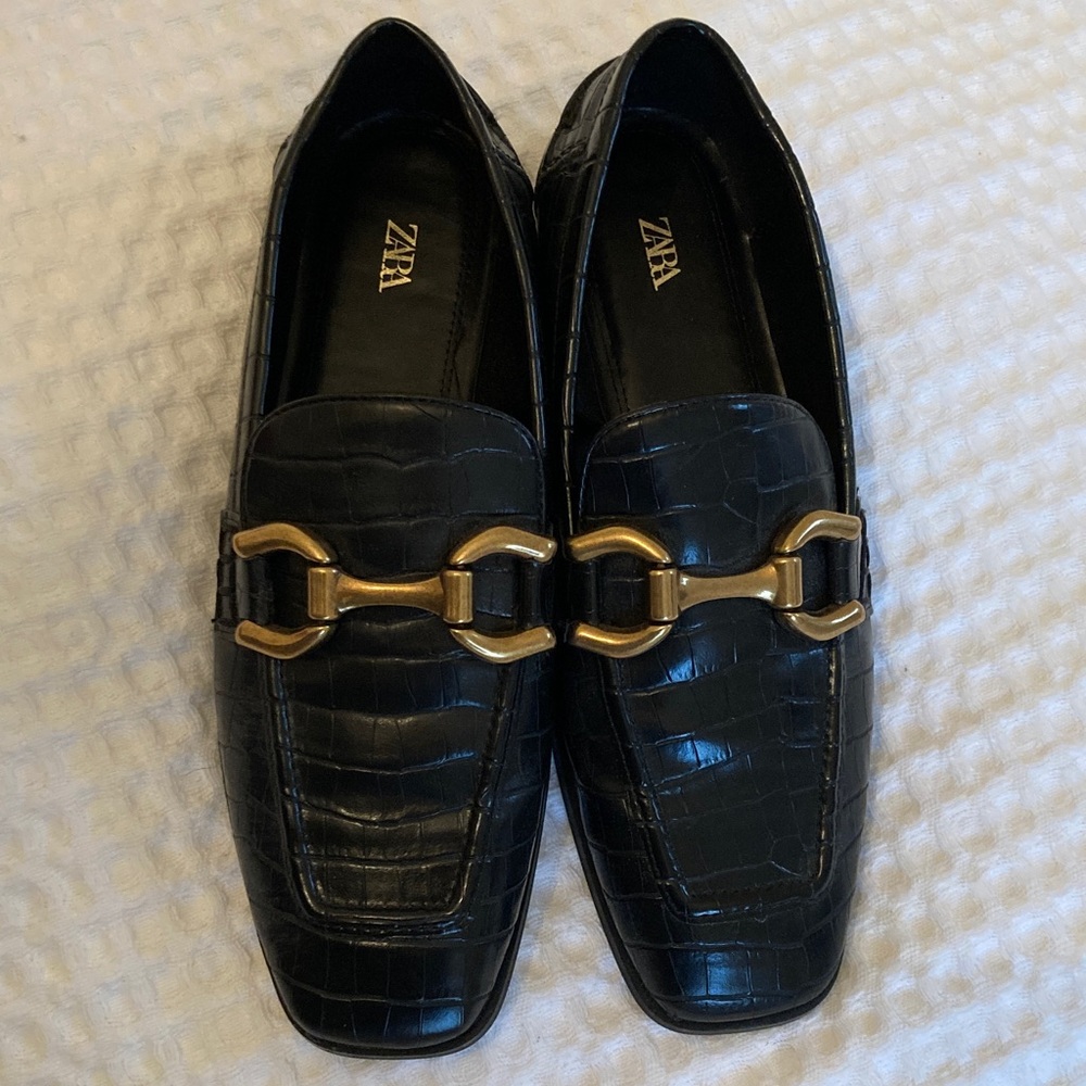 Zara Croc-Embossed Black Loafers with Gold Buckle size 40